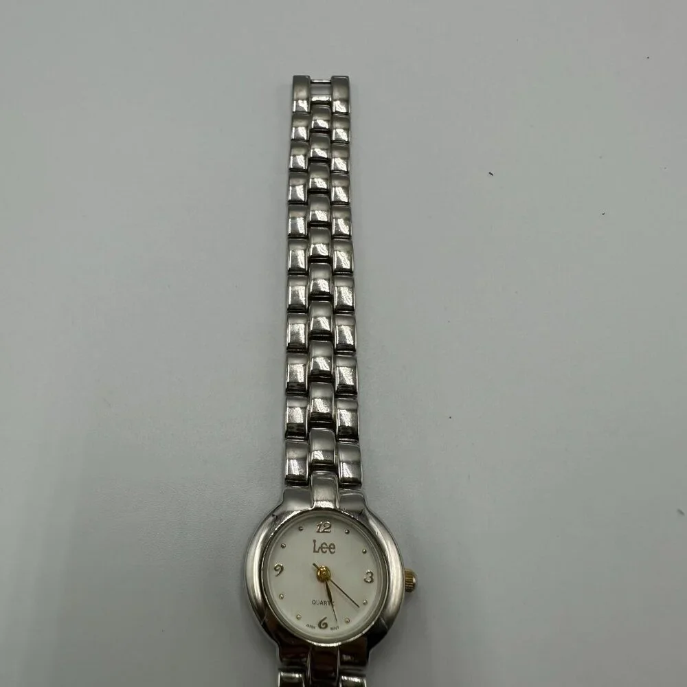 3/$30 Lee Watch Women Silver Tone White Dial 22MM Round Face New Battery 7.5